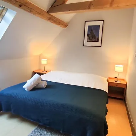 The Old School House, Les Ougiers Apartamento