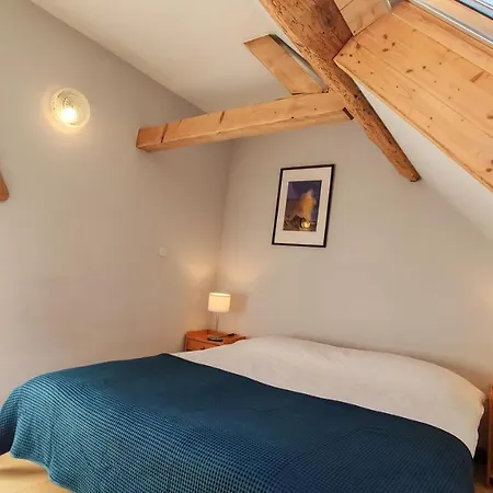 The Old School House, Les Ougiers Apartamento