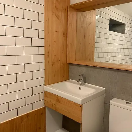 The Old School House, Les Ougiers Apartamento
